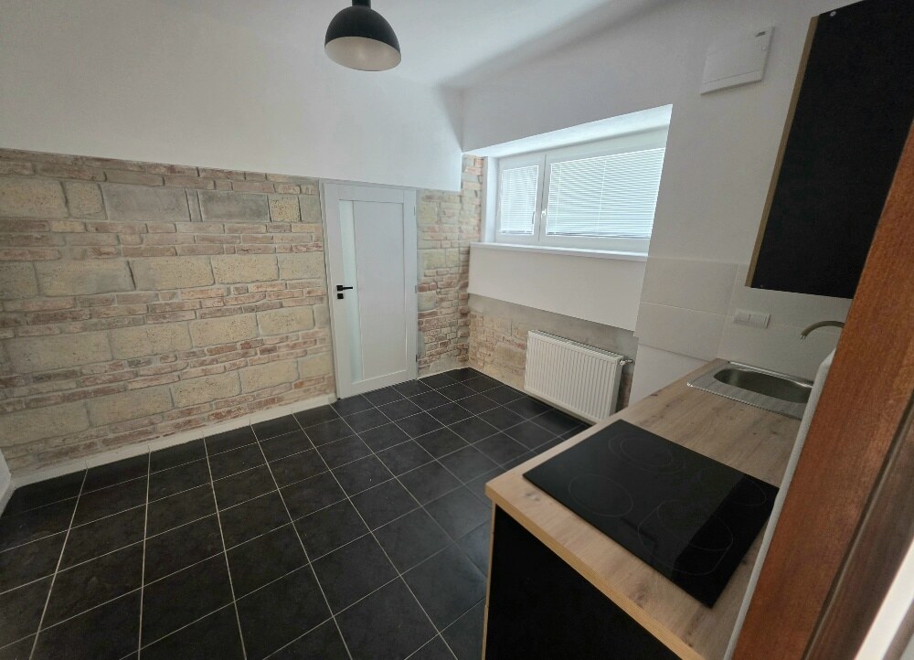 PRENÁJOM Bánovce nad Bebravou/2 IZBOVÝ BYT/CENTRUM-STRED/70m2 — foto 2