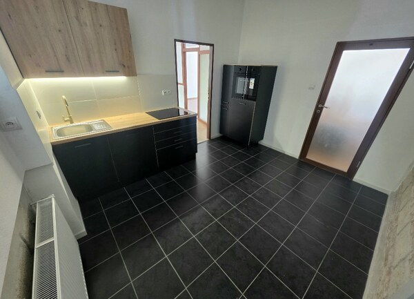 PRENÁJOM Bánovce nad Bebravou/2 IZBOVÝ BYT/CENTRUM-STRED/70m2