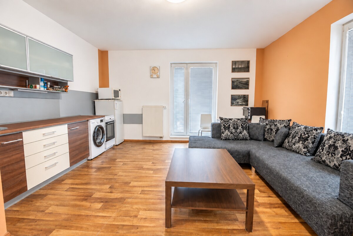 Na prenájom 2-izbový byt, 47 m², klimatizovaný, Odborárska ul., BA III