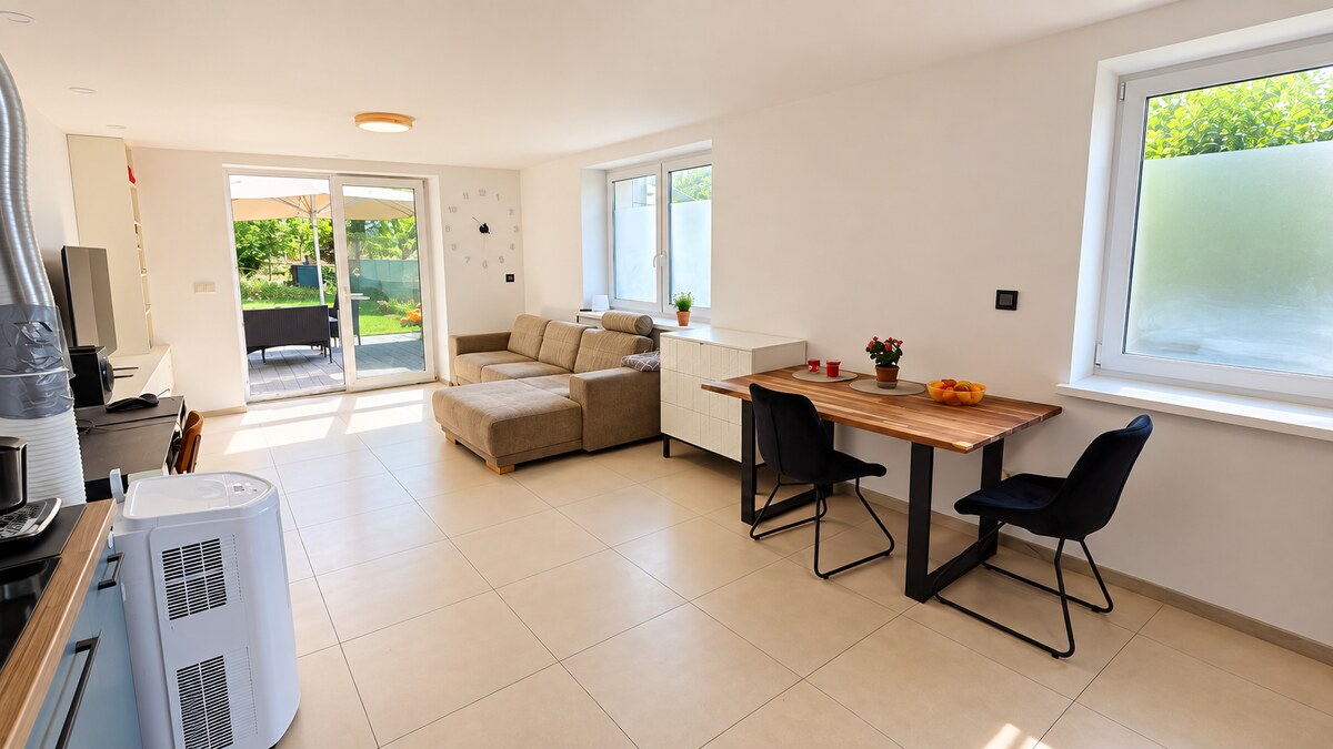 ZREKONŠTRUOVANÝ A ZARIADENÝ DOM 2 + kk • POZEMOK 1 112 m² • LÚKA — foto 6
