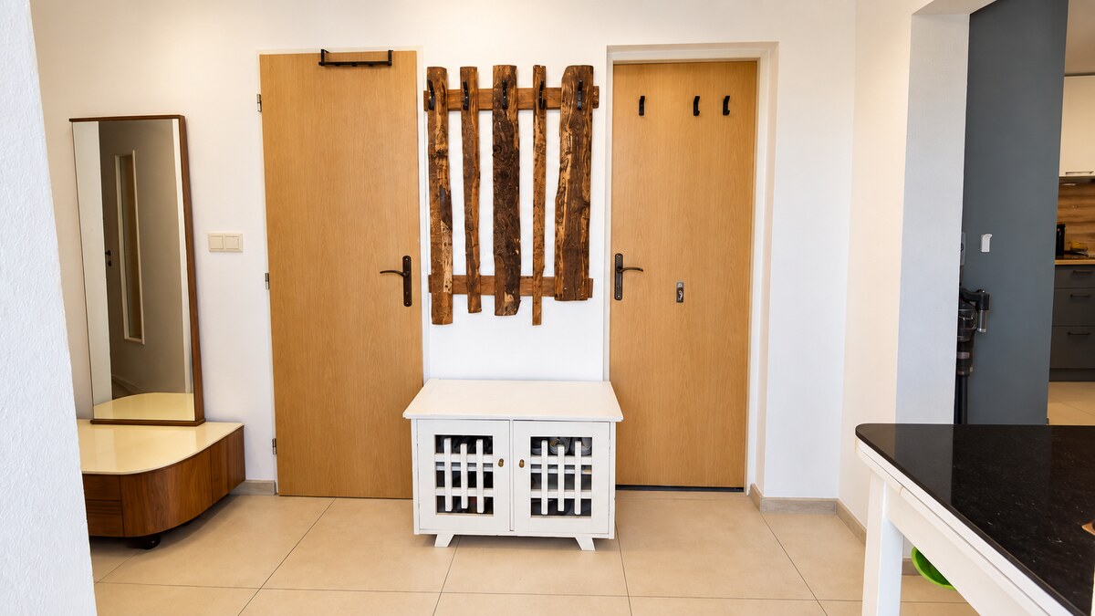 ZREKONŠTRUOVANÝ A ZARIADENÝ DOM 2 + kk • POZEMOK 1 112 m² • LÚKA — foto 9