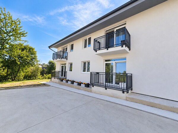 2 izbový byt Motešice 60m2 + parkovacie miesto - prenájom