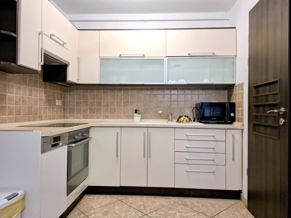PRENAJATÉ ****  MODERNE ZARIADENÝ 3 IZB. BYT S TERASOU
