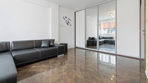 Elegantný  2-izbový apartmán v srdci Piešťan | 75,40 m² | Loggia | Nadštandardné materiály | Spoločenská strešná terasa — foto 3