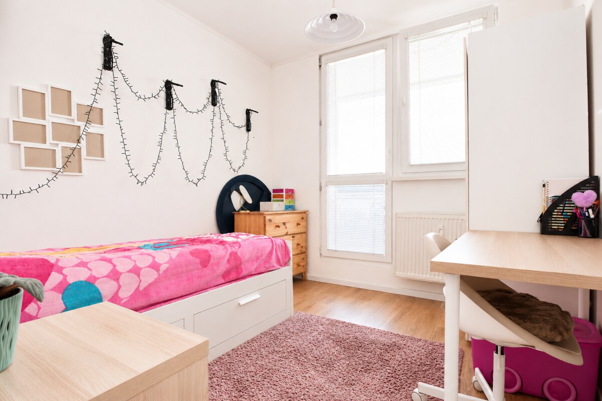 4-izb. byt po rekonštrukcii, 3 samostatné izby, loggia - Jasovská ul., Petržalka — foto 7