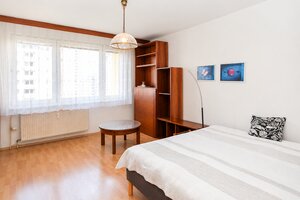 Slnečný 3-izbový byt s loggiou v obľúbenej časti Petržalky, Mlynarovičova — foto 1