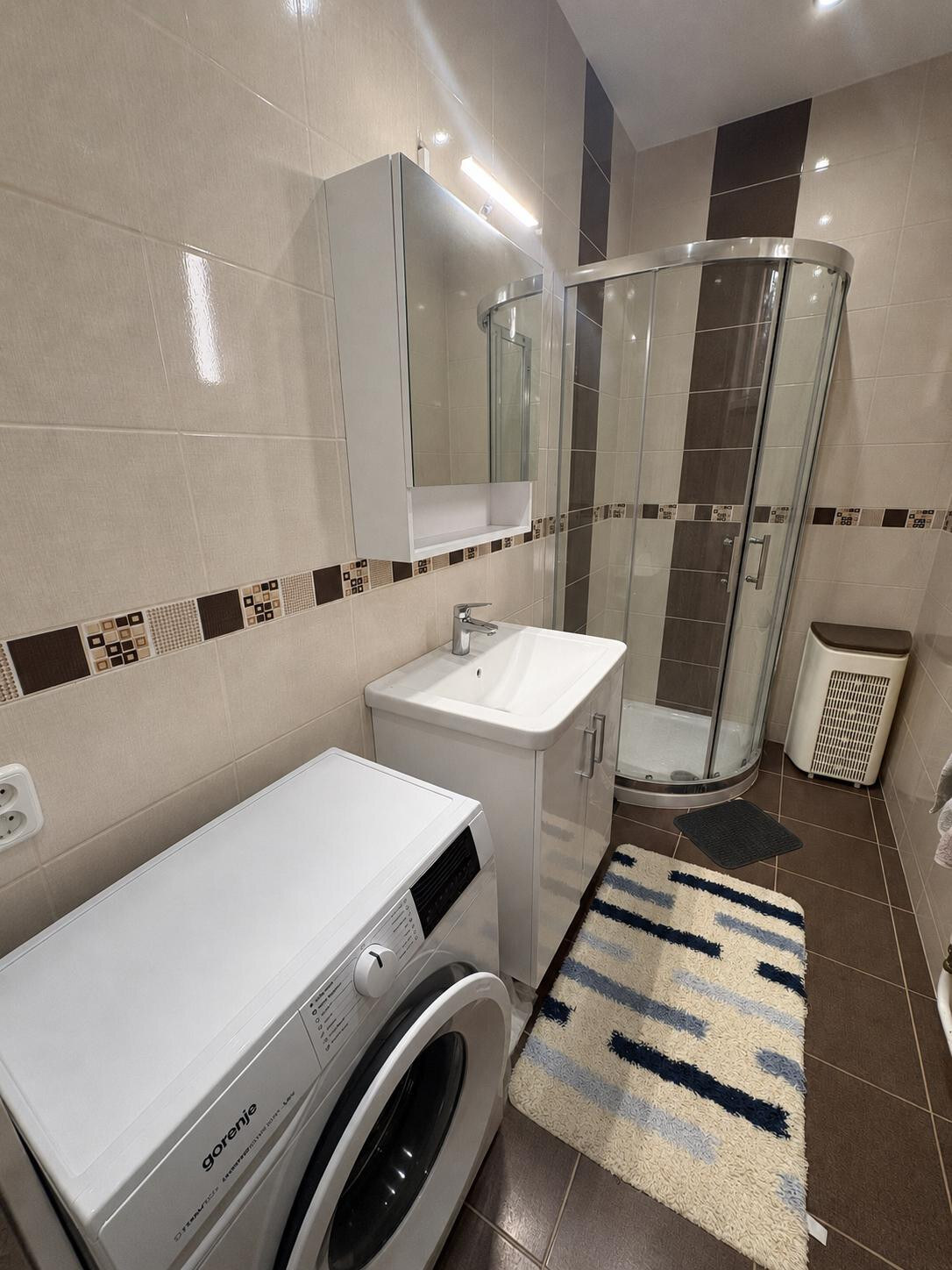Starší rodinný dom po čiastočnej rekonštrukcii, pozemok 555 m2 — foto 8