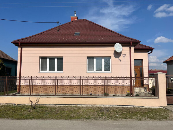 Starší rodinný dom po čiastočnej rekonštrukcii, pozemok 1346 m2