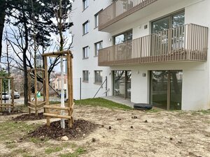 Skolaudované - 4 izb. byt s veľkou predzáhradkou - Winehills — foto 1