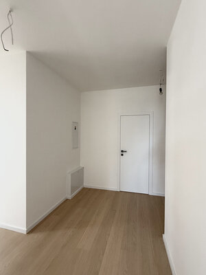 Skolaudované - krásny 3 izb. byt s veľkým balkónom v lukratívnej lokalite — foto 6
