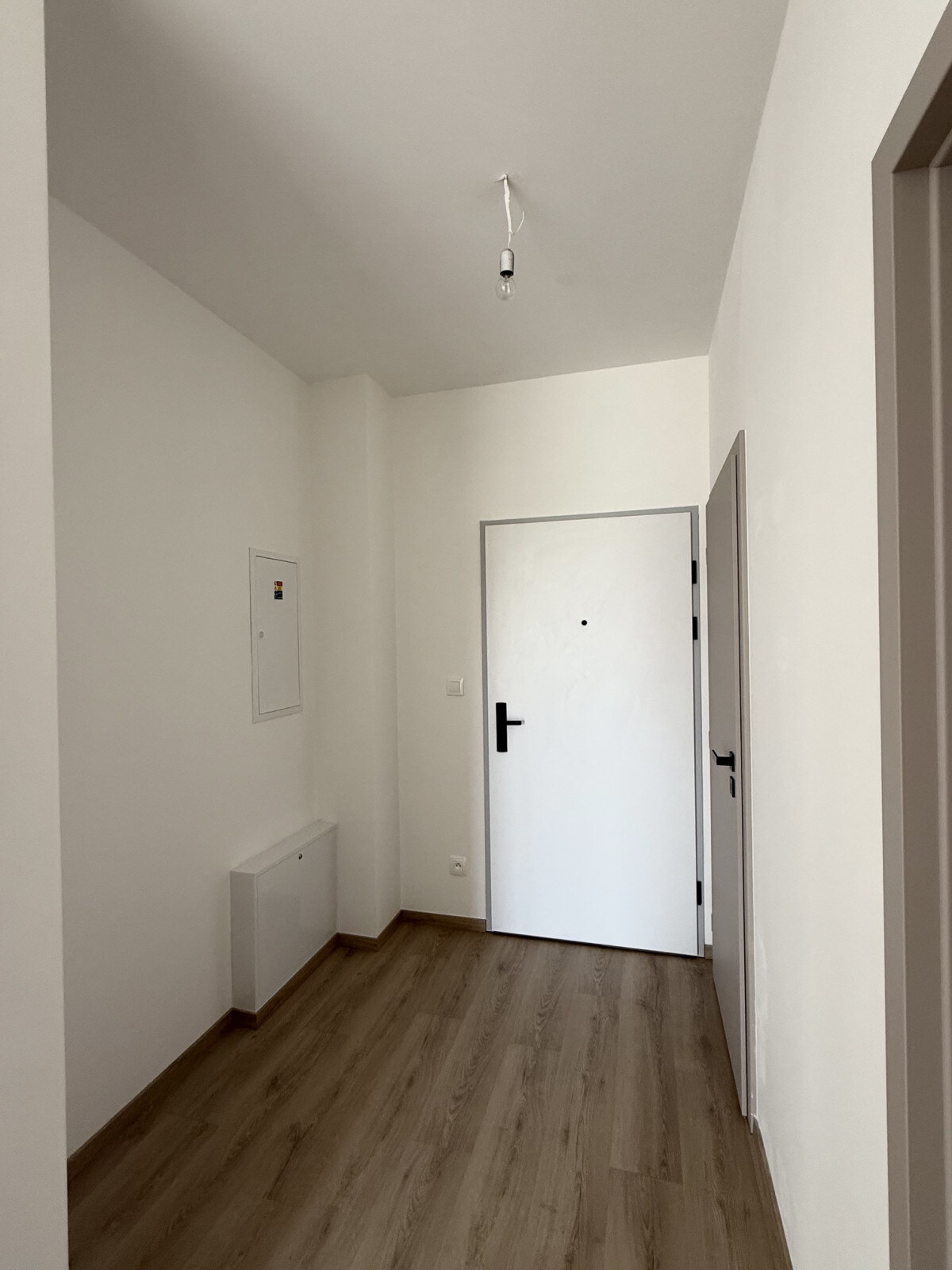 Winehills - 2 izb. byt s veľkým balkónom a krásnym výhľadom na Bratislavu — foto 7