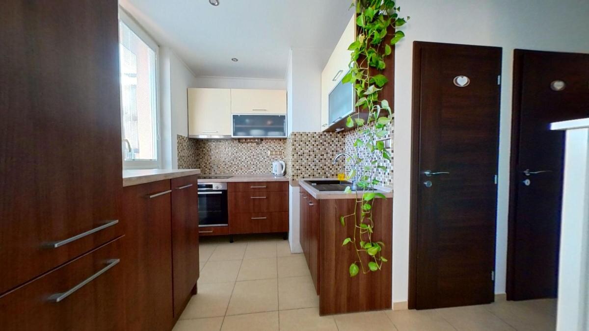 Na prenájom Klimatizovaný 2i byt s balkónom, Piešťanská ul. — foto 10