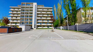 1-izbový byt s terasou v projekte VERDENA, r. 2025, zariadený v štandarde — foto 2