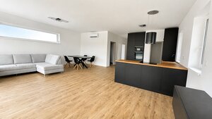 Moderný 5-izbový rodinný dom so záhradou a terasou, Orechová Potôň — foto 2