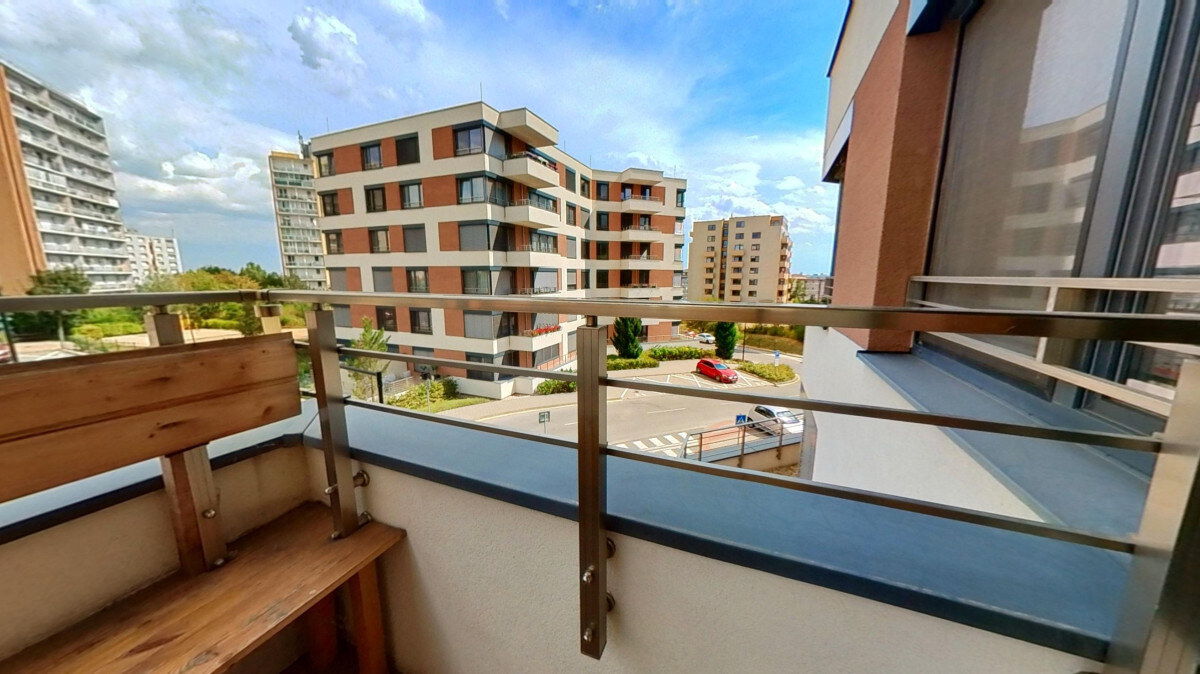 Rezervované - Klimatizovaný 2i byt s balkónom, novostavba 2019, parkovacie miesto