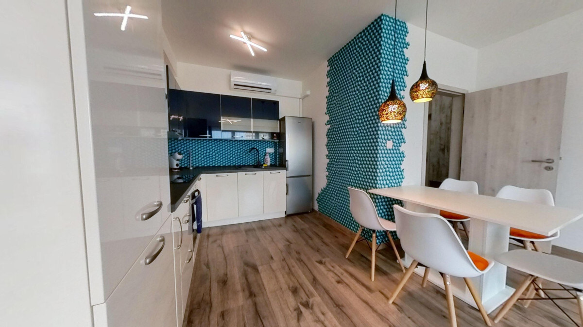 Rezervované - Klimatizovaný 2i byt s balkónom, novostavba 2019, parkovacie miesto — foto 6