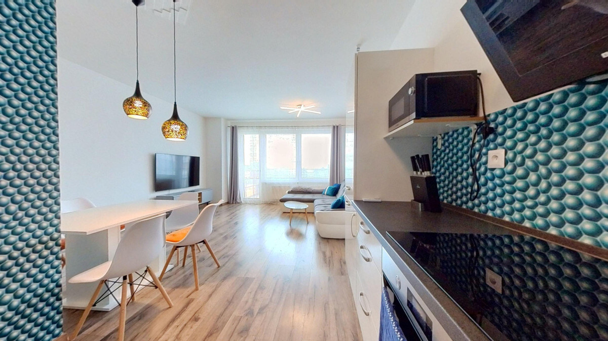Rezervované - Klimatizovaný 2i byt s balkónom, novostavba 2019, parkovacie miesto — foto 7