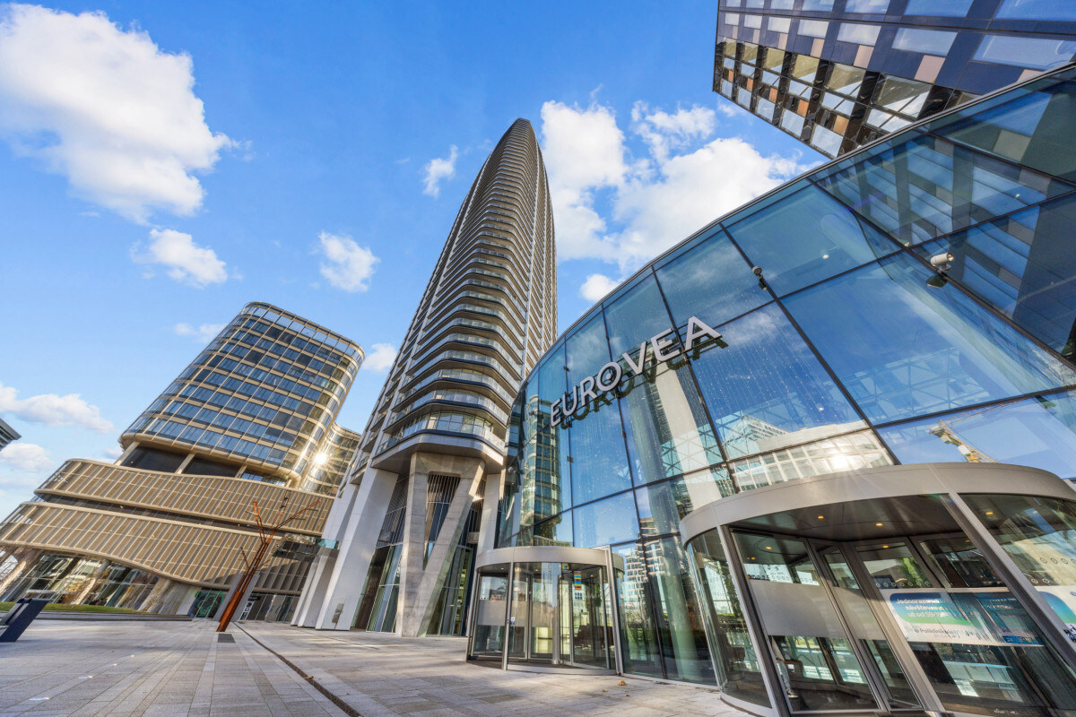 Klimatizovaný 2 izbový byt s terasou v Eurovea Tower, 1x parkovanie — foto 2
