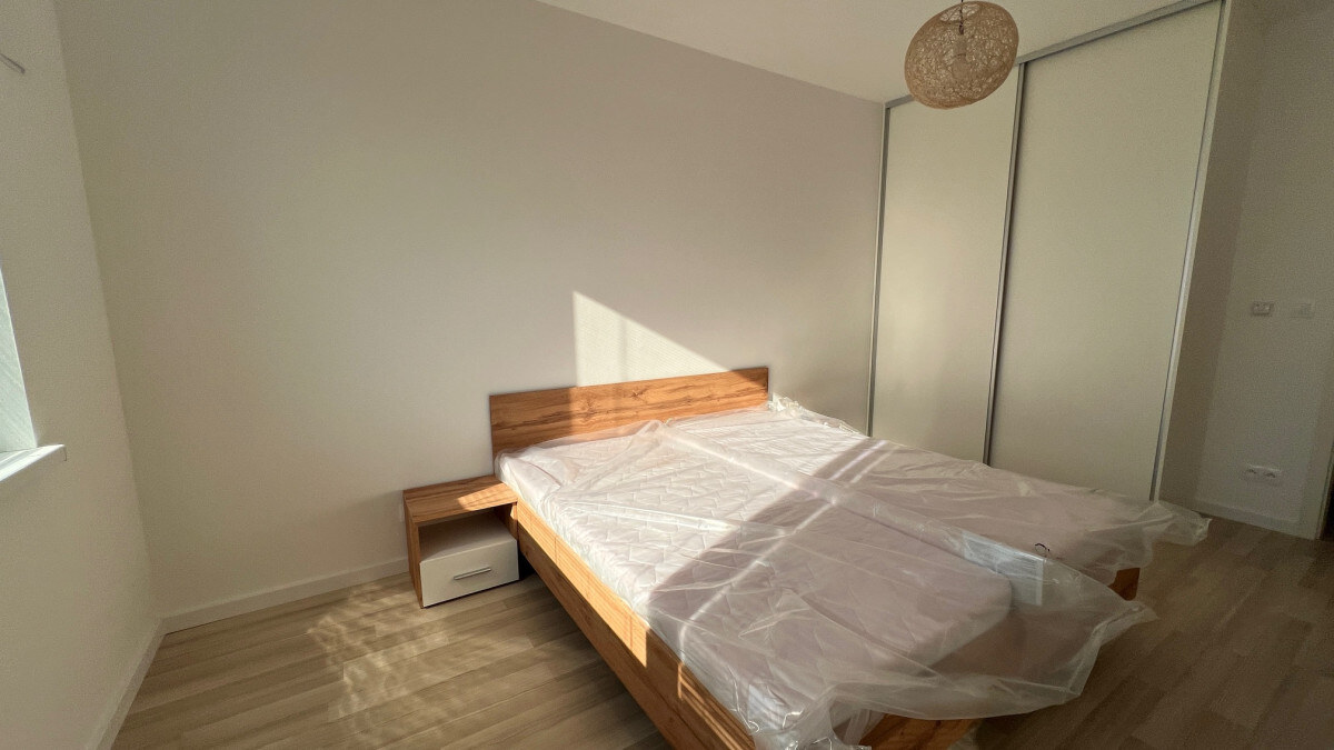 Zariadený 2i byt so záhradou 198m2, novostavba 2016, 1x parkovanie — foto 9