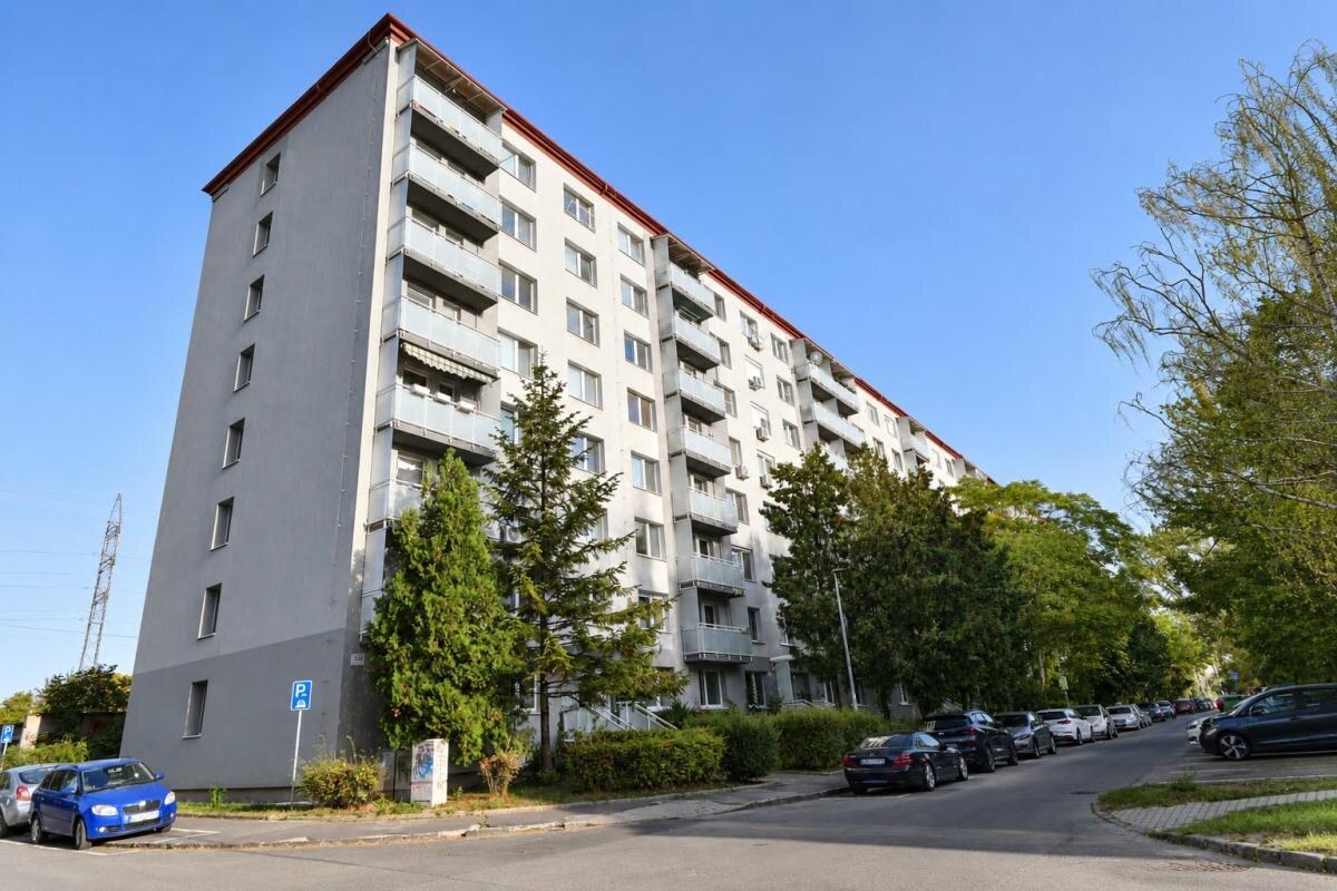 Veľkorysý svetlý 2-izbový byt s balkónom v Ružinove – Čmelíkova — foto 22